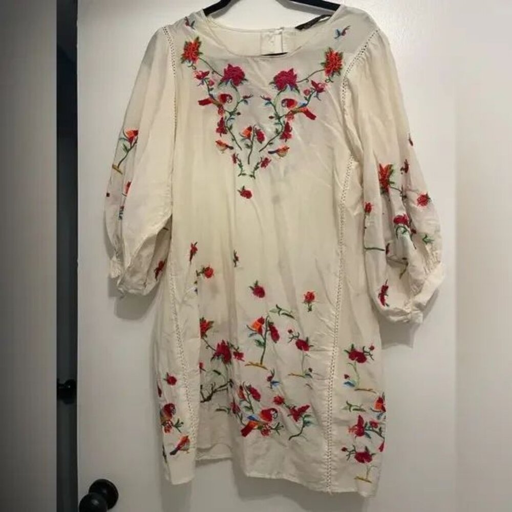 dress - Picture 1 of 4